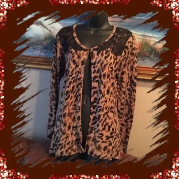 👀💞COVINGTON💞animal print sweater - Picture 2 of 4
